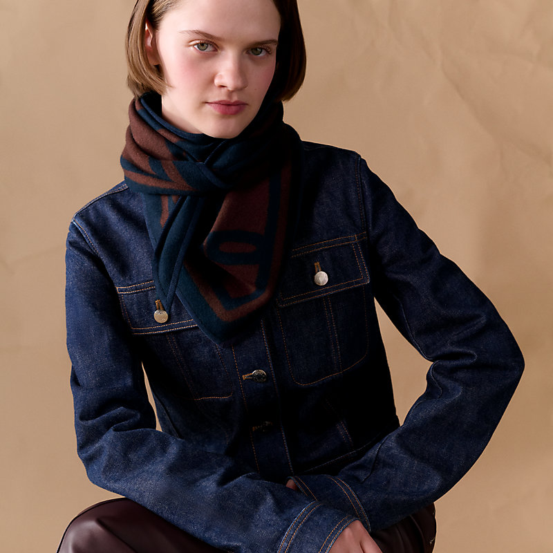 Coaching double face triangle scarf - Grey | Hermès USA